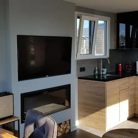 Poellodge, Luxe Houseboot Met Zonnig Terras Apartmán *