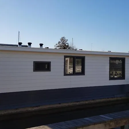 Poellodge, Luxe Houseboot Met Zonnig Terras *