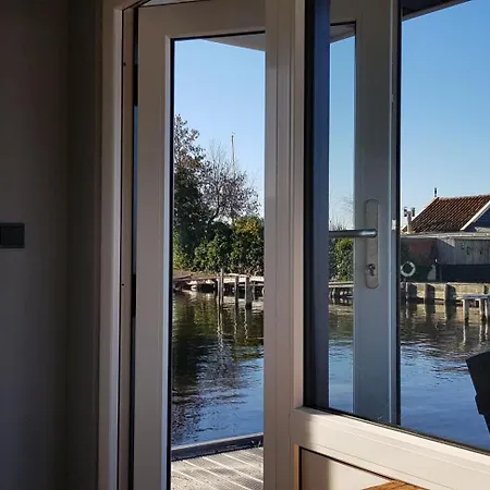 Poellodge, Luxe Houseboot Met Zonnig Terras *