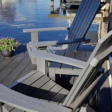 Poellodge, Luxe Houseboot Met Zonnig Terras Apartamento