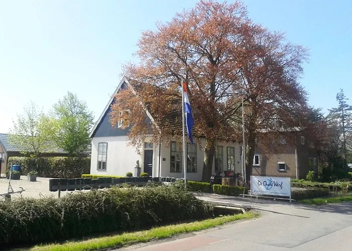 Apartamento Poellodge, Luxe Houseboot Met Zonnig Terras