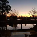 Lejlighed Poellodge, Luxe Houseboot Met Zonnig Terras