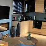 Poellodge, Luxe Houseboot Met Zonnig Terras Lejlighed Aalsmeer