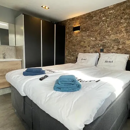 公寓 Poellodge, Luxe Houseboot Met Zonnig Terras