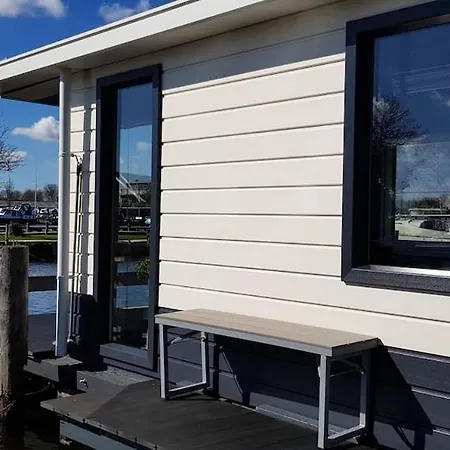 דירה Poellodge, Luxe Houseboot Met Zonnig Terras אלסמיר