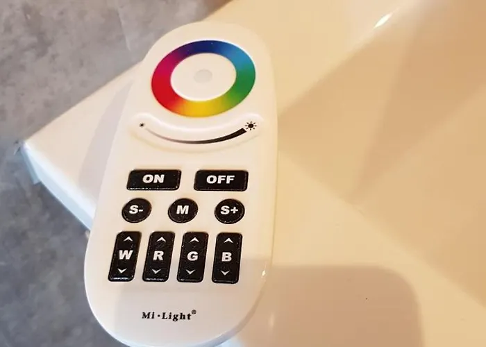 アパート Poellodge, Luxe Houseboot Met Zonnig Terras